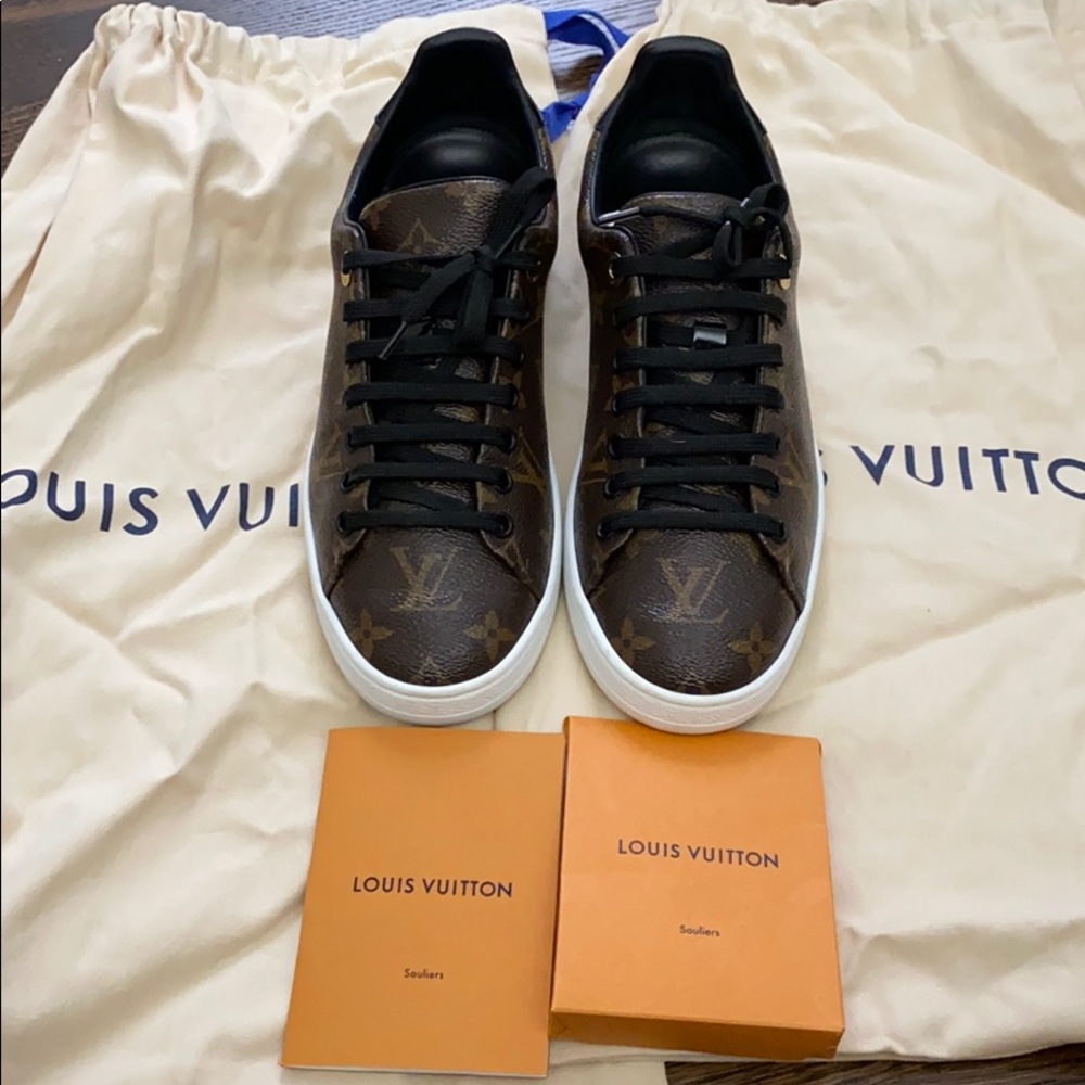 LOUIS Vuitton sneakers